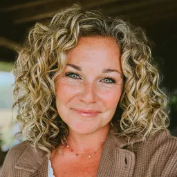 Christy 🌿 Midlife & Petite