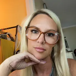 Laura Hutchins