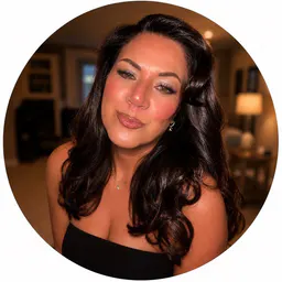 Ivette | 50+ Beauty & Style