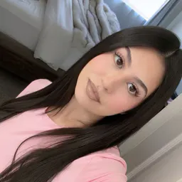 laura 🌷💗