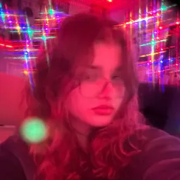 ༺MADELYNSVETLO༻