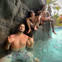 Jonavan | Tech & Travel