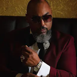 Mr Moody Dresser