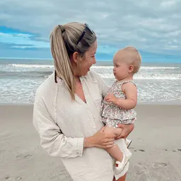 Becca | Mama of ✌🏼
