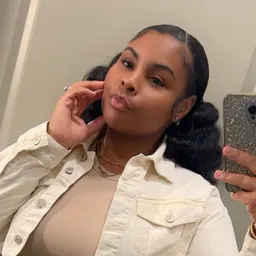 🦋 Yanna 🦋