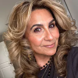 Lisa Valastro