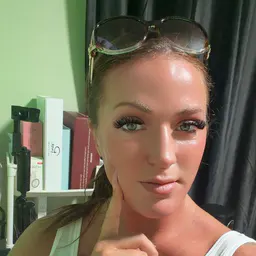 Dayna 🌸 Home & Beauty Finds