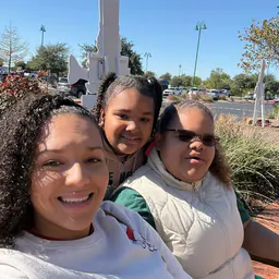 Crystal & fam 🤎