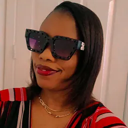 Mirlande C