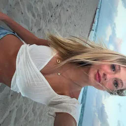 cait🥥🐚🐳