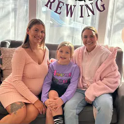 Elizabeth & Teresa 🌈❤️