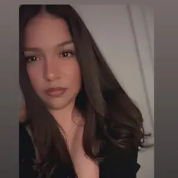 Angie_loves_Green