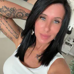 💪🏼🌺 Nikki 🌺💪🏼