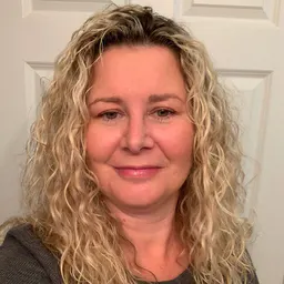 Mindy from Michigan 📱