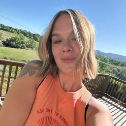 Tessa ✨