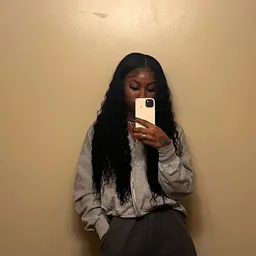 ￼