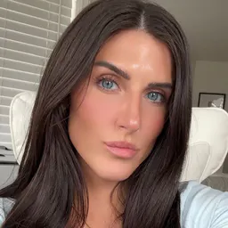 madison ᥫ᭡.