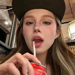 Chloe Kayla