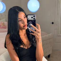 Claudia_Glow01