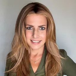 Cheryl | Crowning Confidently