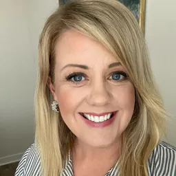 Liz B I Over 40 Fashion