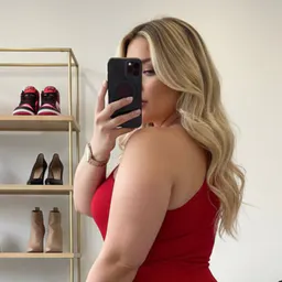 AriaRue Closet