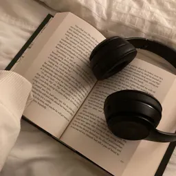 Bookworm Boutique ❤️