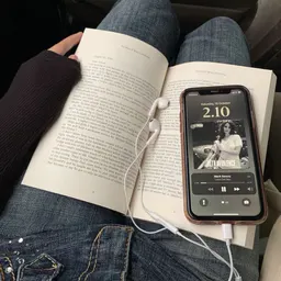 BookishBloomm🌹