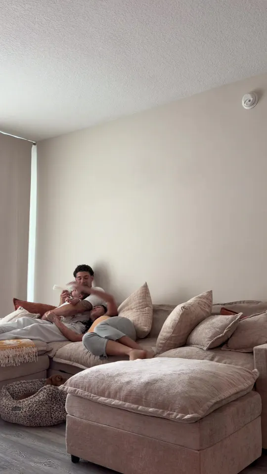 TikTok video by @juliesofiaa