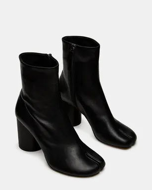 CARO BLACK LEATHER