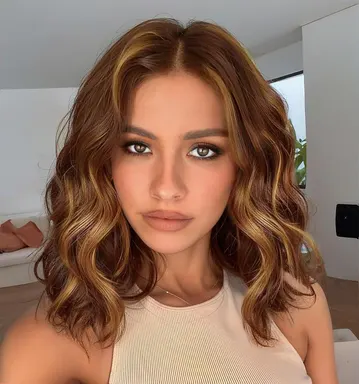 NAYASA 13*4 Lace Front Wigs for Women Brown Highlight Short Wavy Wig for Women14Inch Honey Blonde Curly Wavy Wigs Middle Part Lace Front Natural Hairline Bob Wigs Synthetic Heat Resistant Fiber Wig for Daily Party Use