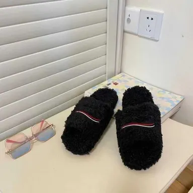 Women's Luxury Fuzzy Fur Sports Slides - Warm Home Shoes, Fuzzy House Shoes, Casual Slippers, Unisex Slippers for Women, Soft Cotton Cloud-Like Memory Foam, Arch Support, Machine Washable, All-Seasons, 2026 Designer Style, Home & Travel Use