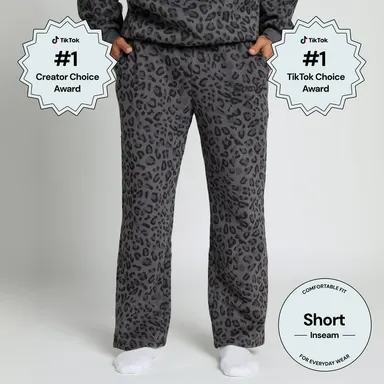 Comfrt | Minimalist Straight Leg Sweatpants - Short | Heavyweight Fleece Sweats For Petite Frames